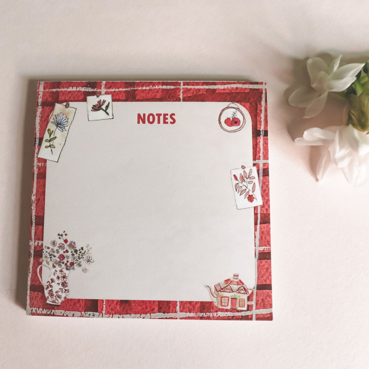 Bloc-Notes Fleuri “L'heure du thé” – 9×9 cm